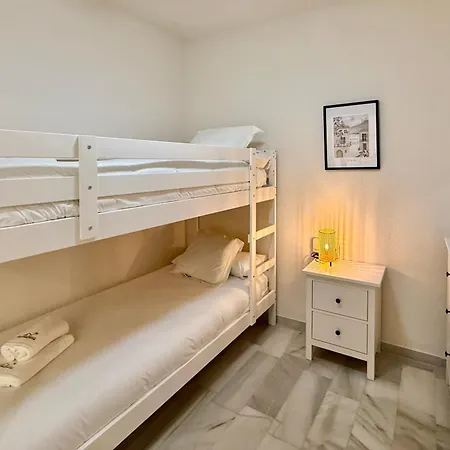 Golden Mile La Carolina - Eaw Homes Apartment *